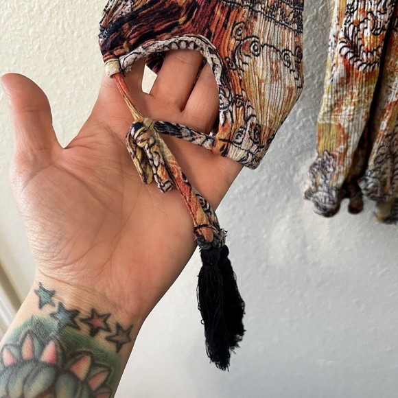 J Roberts Medium Gauze Long Sleeve Boho Hippie Festival Cold Shoulder Top - Picture 6 of 11